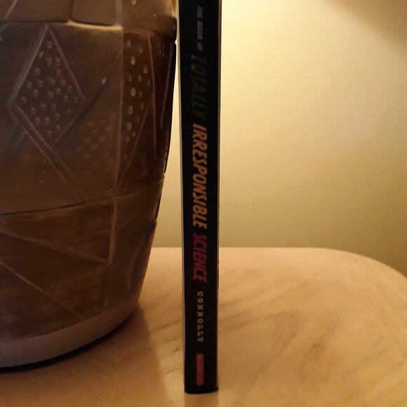 The book of Totally Irresponsible Science, fun experiments - Picture 4 of 4